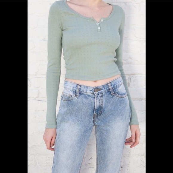 Sage Green 3 Button Zelly Top 